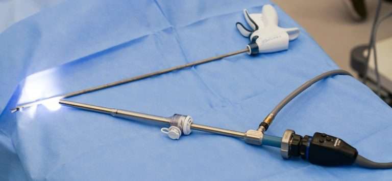 Do czego służy trokar w chirurgii? Zastosowanie i rodzaje trokarów laparoskopowych laparoscopic-grasper-with-trocar-2026-01-07-06-13-45-utc (1)